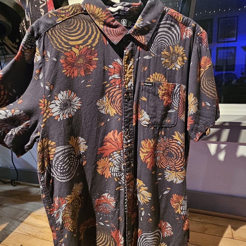 Volcom Red and Black Swirl Pattern Shirt